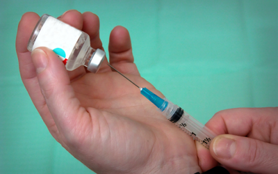 Vaccins Covid-19 : quelle stratégie de priorisation à l’initiation de la campagne de vaccination?